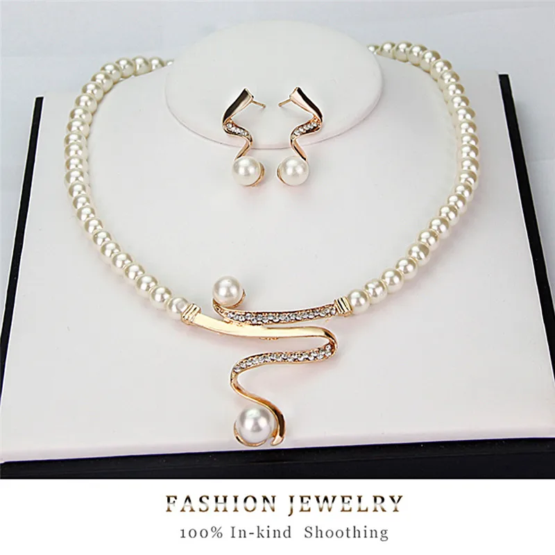 Set de collar y aretes para mujer