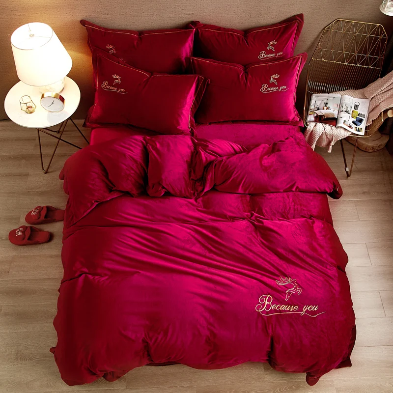 

2019 High-grade Bedding set Solid color bed set Embroidery 4pcs/set Queen King size Winter thick duvet cover set No filler