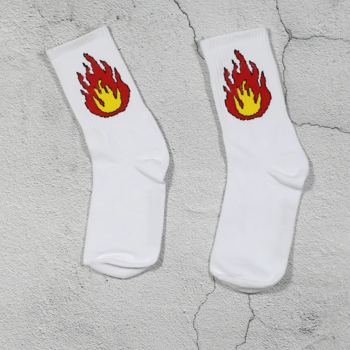 Новые носки унисекс в стиле хип-хоп Харадзюку с изображением пламени, черного, белого и желтого цветов, носки для скейтборда, Calceines Mujer Street Skarpetki