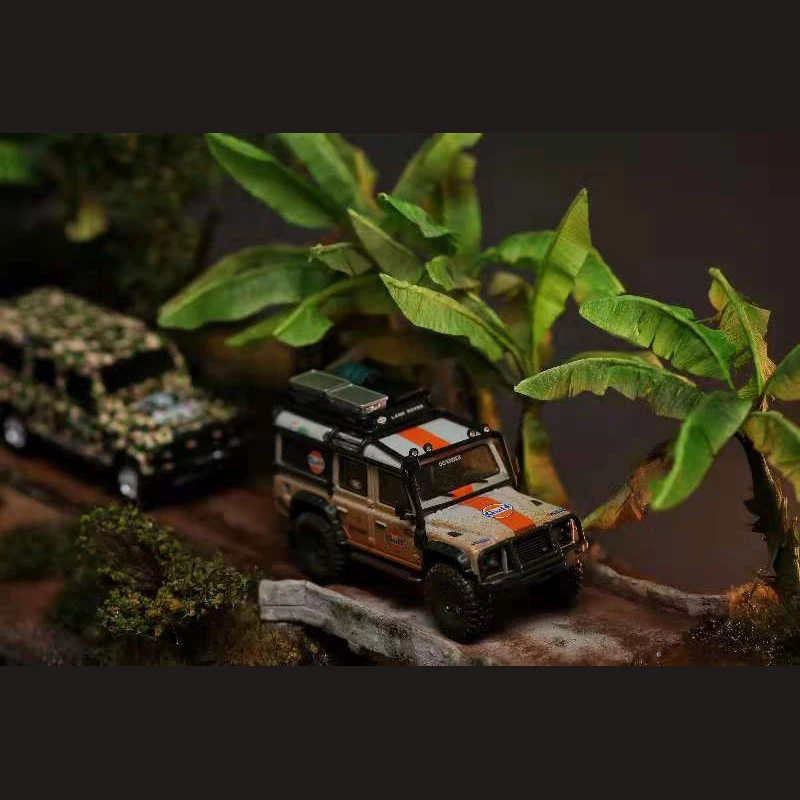 Master 1/64 Model Car Land Rover Defender 110 GULF Muddy Version Alloy Die-cast Vehicle With Luggage | Игрушки и хобби