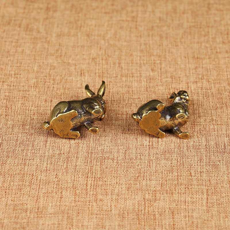brass rabbit figurines (2)