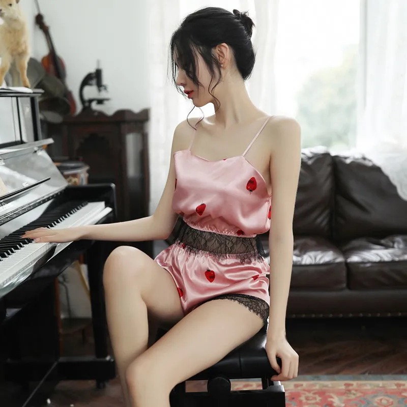 Сексуальное женское белье Для женщин одежда для сна Сексуальная сатиновая Ночная сорочка пижамный комплект с милым розовым бантом милый маленький и принтом в виде Клубнички и лeт бeз рyкaвoв нa рeмeшкaх Милая футболка и шорты