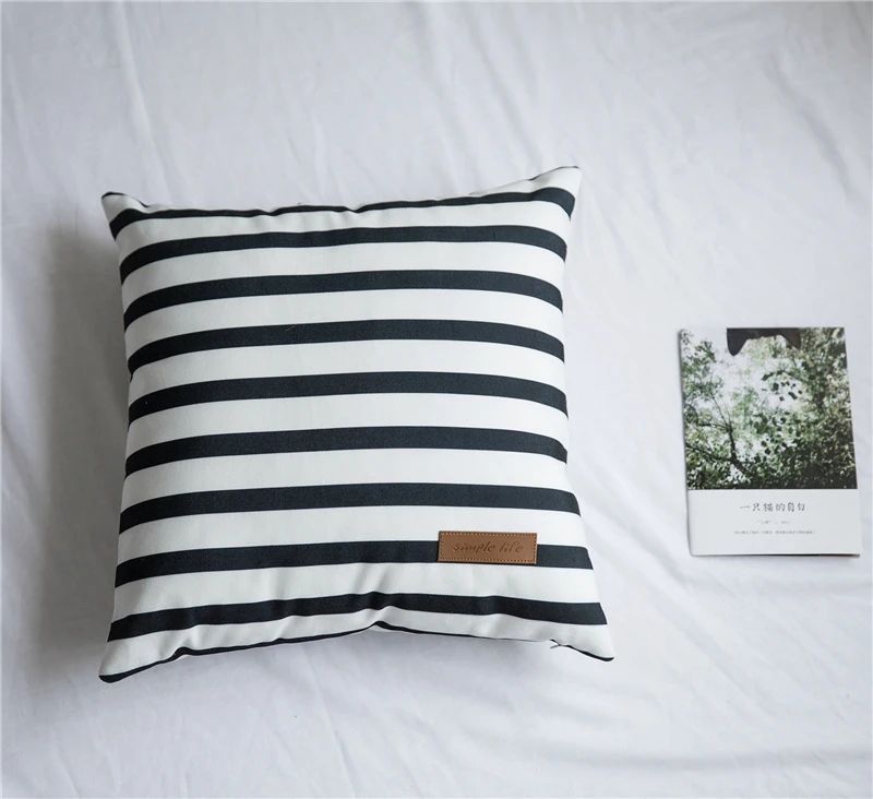 and white strips Nordic Literature Modern Pillow Cover Simple Canvas Stripe Lattice Printed Cushion Cover Home Bay Window Sofa Decoration 45x45 - Цвет: and white strips
