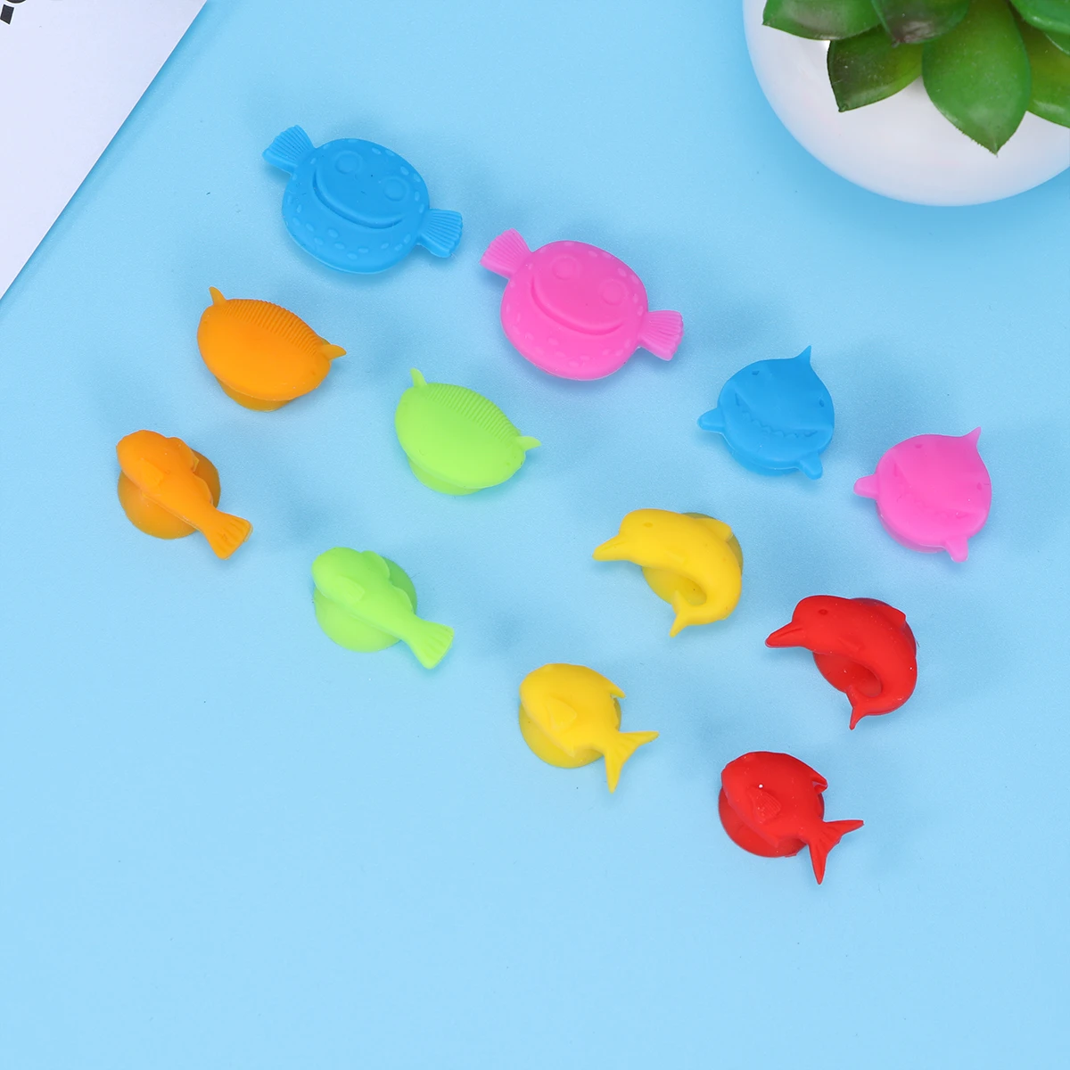 12 pcs Wine Glass Marker Creative Marine Animals Suction Cup Cup Sign for Cocktails