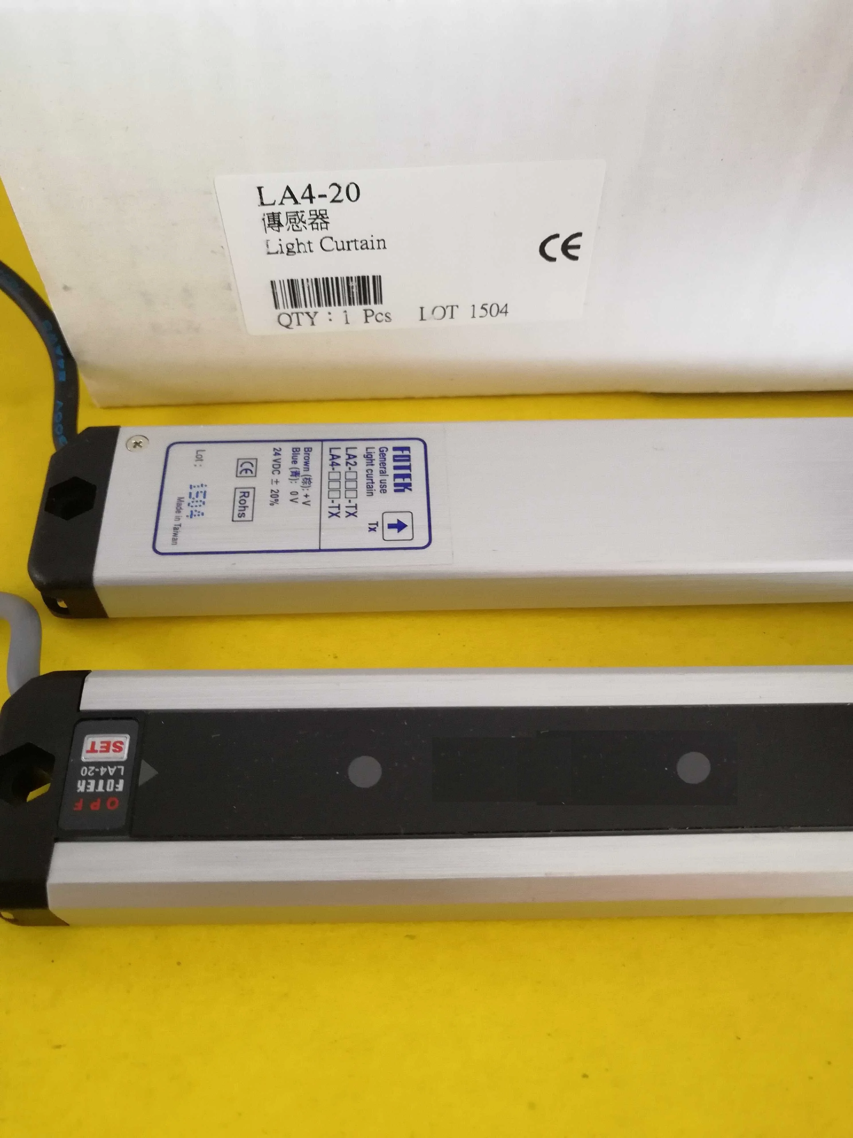 

original one set Taiwan FOTEK light curtain sensor LA4-20 LA4-20Rx LA4-20TX