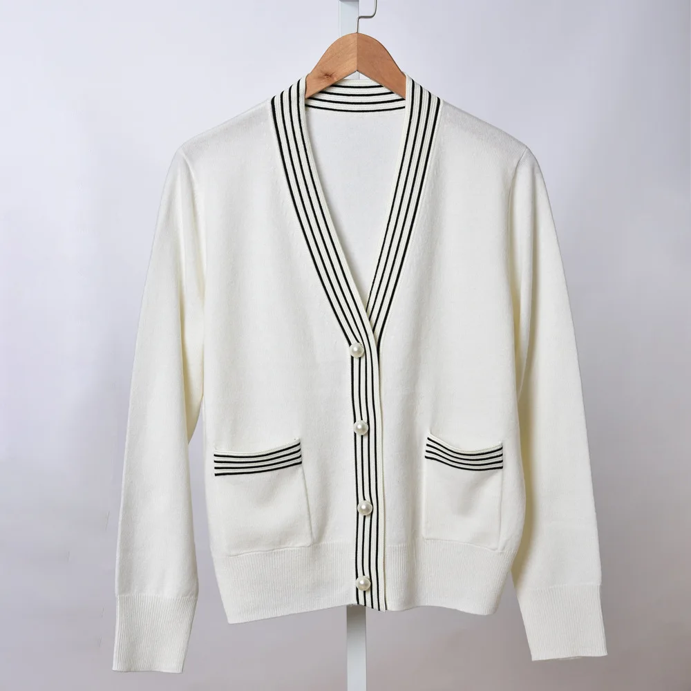 

Women Sweater 2020 Spring / Summer New Style Lady Pearl Buckle Striped V-neck Knitted Cardigan