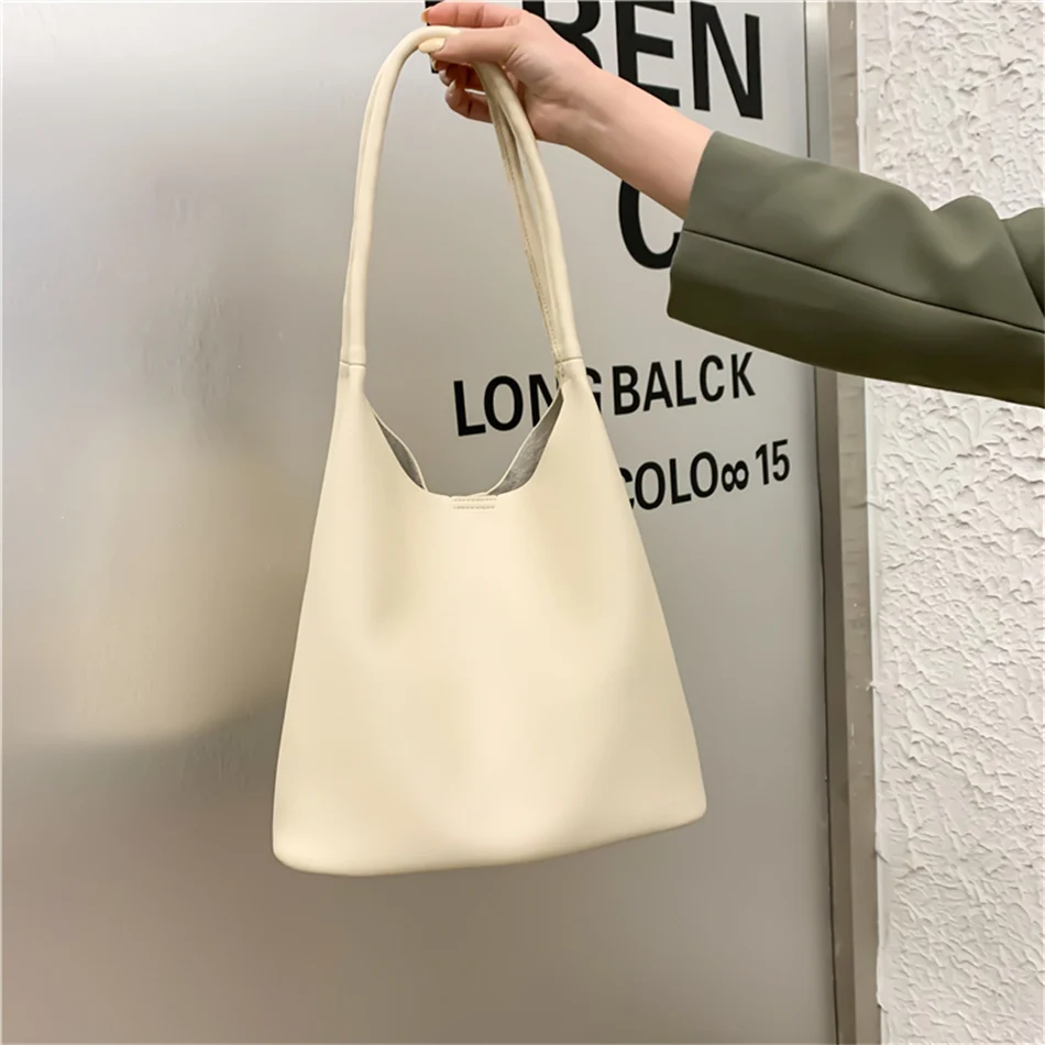 Lizzy - Faux Leather Tote Bag