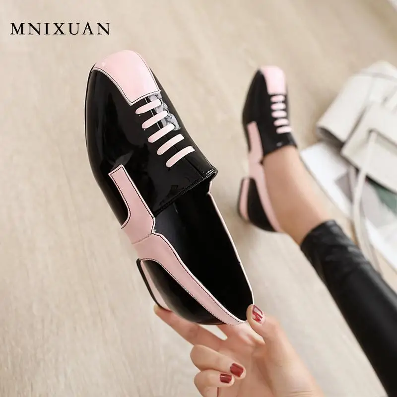 trendy flat shoes