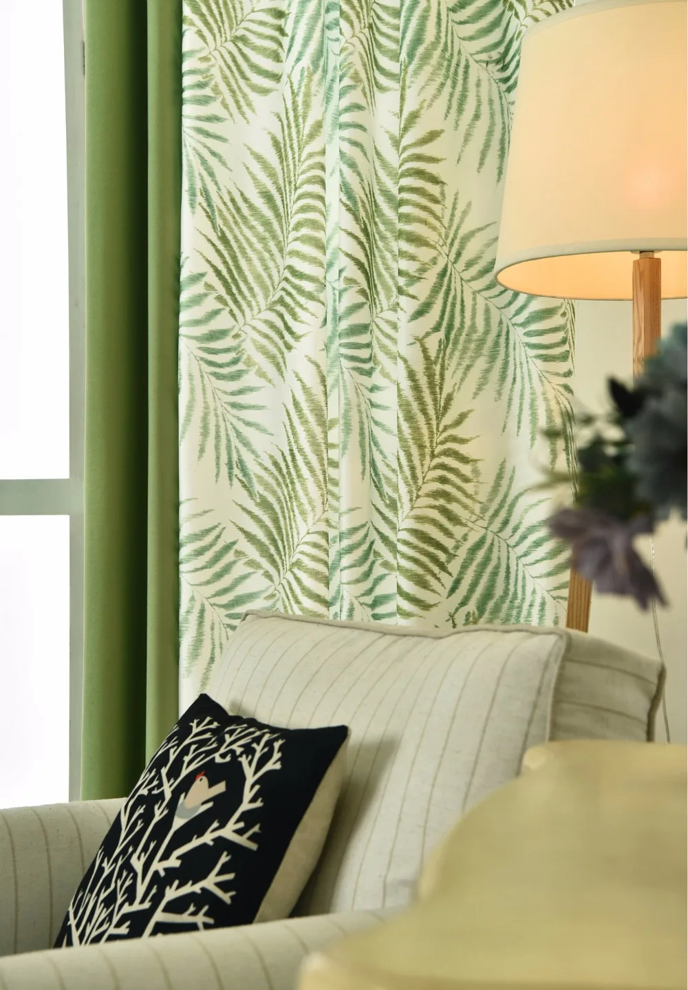 3590702525_1042572061