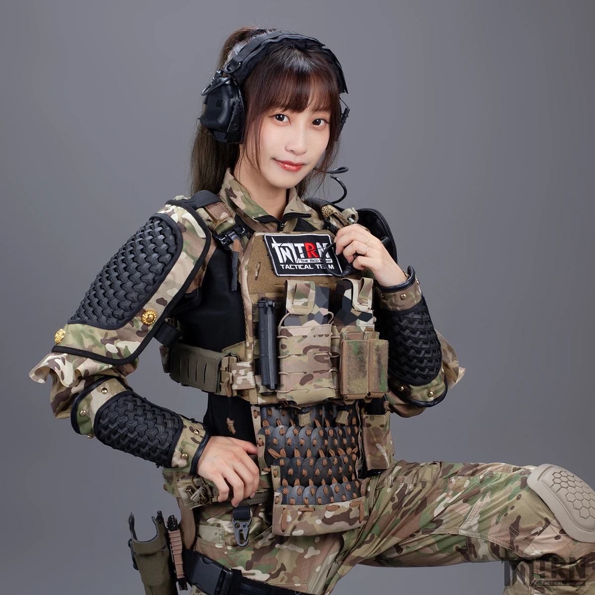

Chinese martial arts style tactics armor mountain Wenjia armbands men and women tactics outdoor hunting game