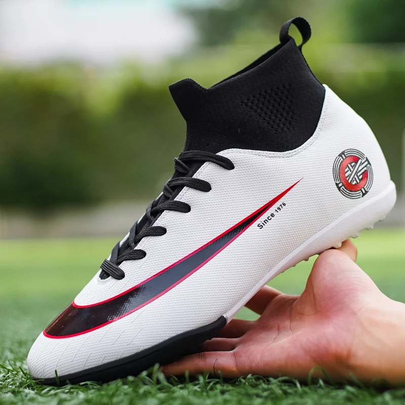 Ceny Wysokie buty piłkarskie dla mężczyzn zielone białe kryte murawy Futsal trampki męskie buty sportowe knagi oryginalne chłopięce korki dziecięce