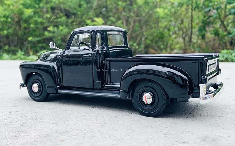 Maisto 1:25 1950 Chevrolet 3100  Pickup black simulation alloy car model crafts decoration collection toy tools gift