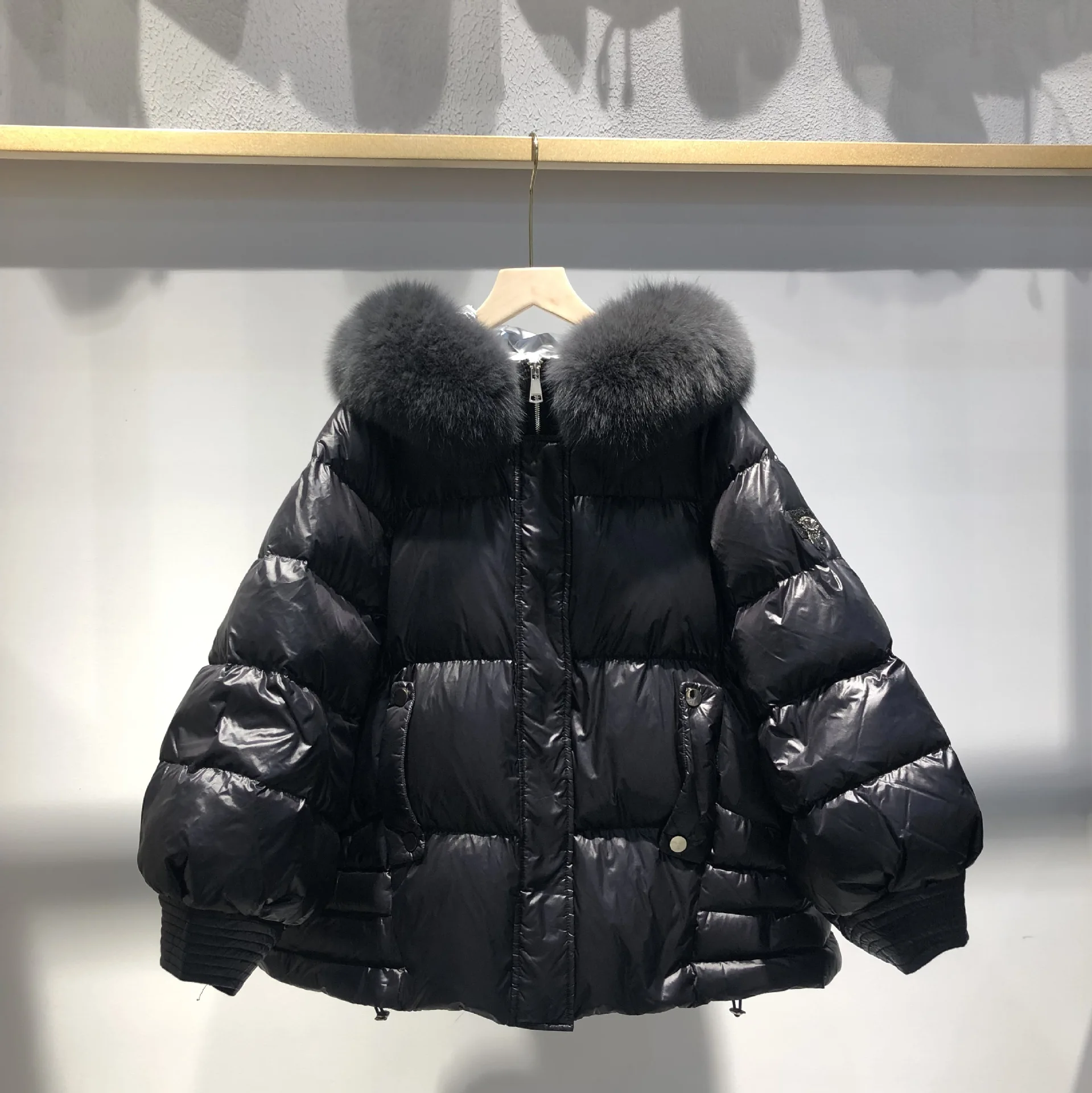 Dongdaemun с буфами на рукавах Новинка зимы Стиль корейско-Стиль Лисий меховой воротник пуховик Для женщин короткий записная книжка С ПЕРЕПЛЕТОМ с подходит верхней одежды с хлопковой подкладкой: куртка