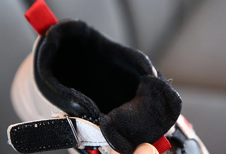 Autumn Winter Kids Original Casual Shoes Leather Children Running Shoes Comfortable Sports Shoes Outdoor Mesh Boys Girl Sneakers