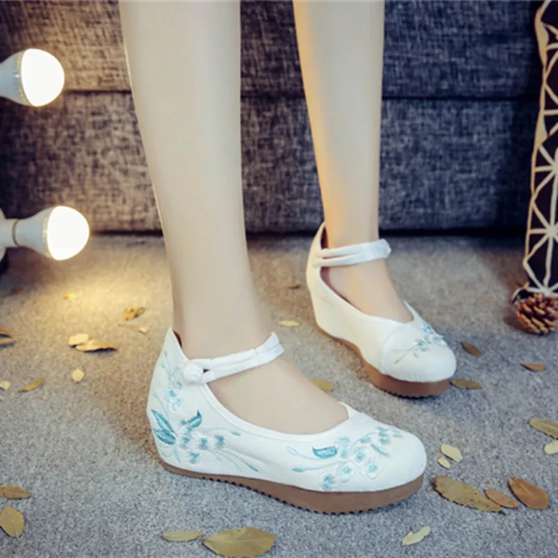 

Summer Ankle Strap Women Canvas Hidden Platforms Vintage Ladies Casual Cotton Embroidered Shoes Comfort Old Beijing Hanfu Shoes