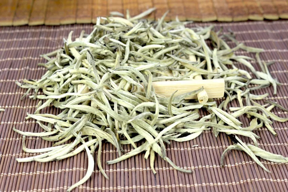Китайский чай с высоким содержанием мутайн BaiHao Yinzhen, белый чай с серебряной иглой, Зеленый органический чай BaiHaoYinZhen, белый чай бая Хао Инь Чжэнь