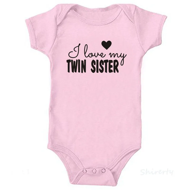 Близнецы, хлопковая одежда для новорожденных; Комбинезон для маленьких мальчиков и девочек короткий рукав с буквенным принтом футболки с надписью «I Love My Twin брат комбинезон, детская одежда