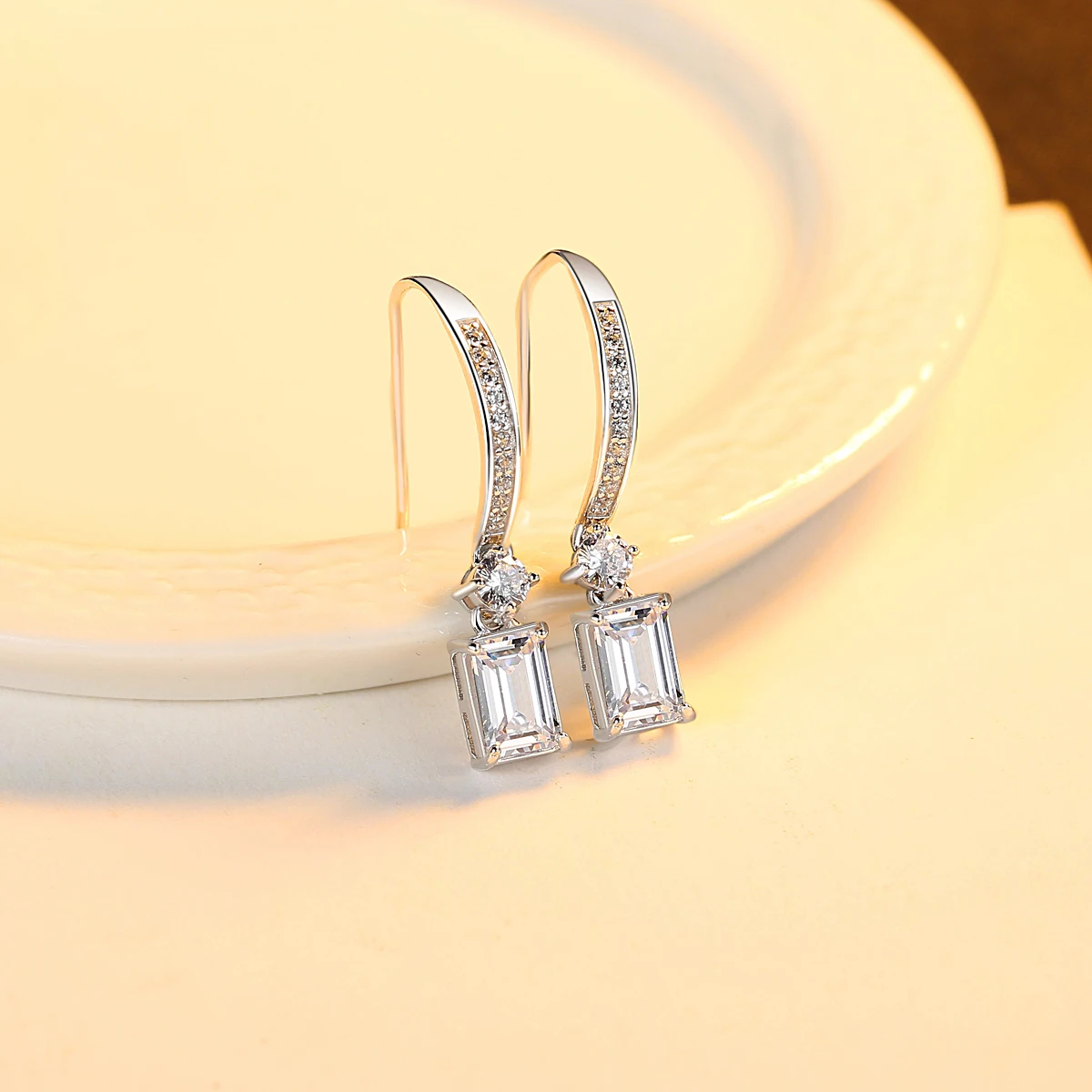 Orecchini a cerchio quadrati in argento sterling CZ per donne Accessori di tendenza per ganci per le orecchie di fidanzamento di nozze pregiati_voghion.com