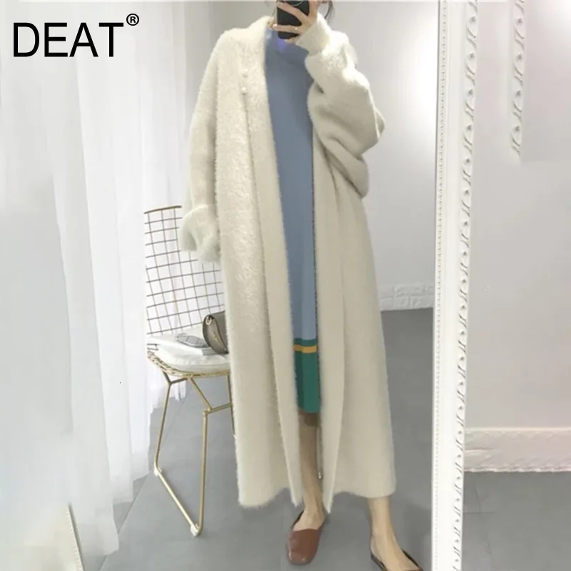 DEAT 2020 Autumn And Winter New Products Fashion Imitation Water Velvet Bat Large Size Thick Women's Knit Cardigan Coat PB188 |