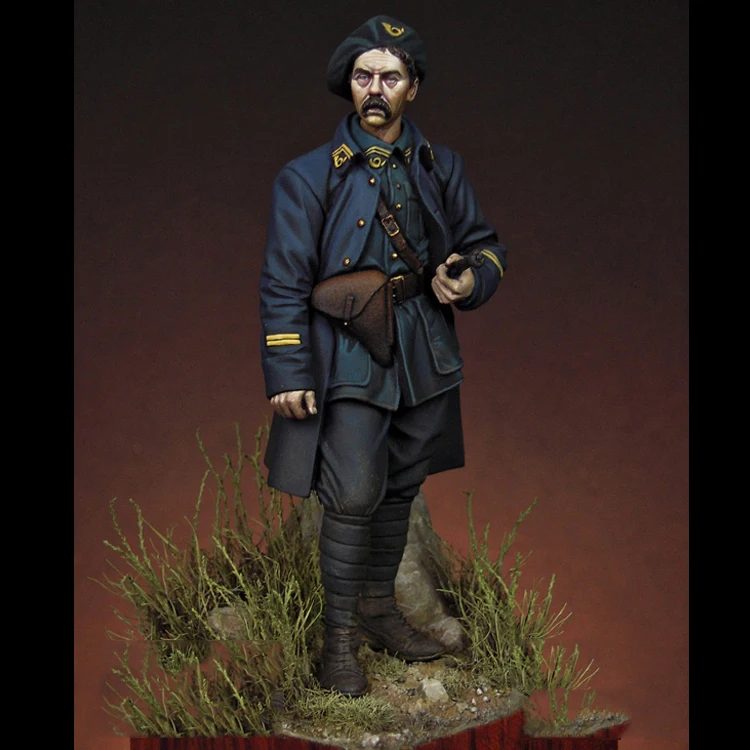 

1/24 Resin Model Building Kit Figure Lieutenant