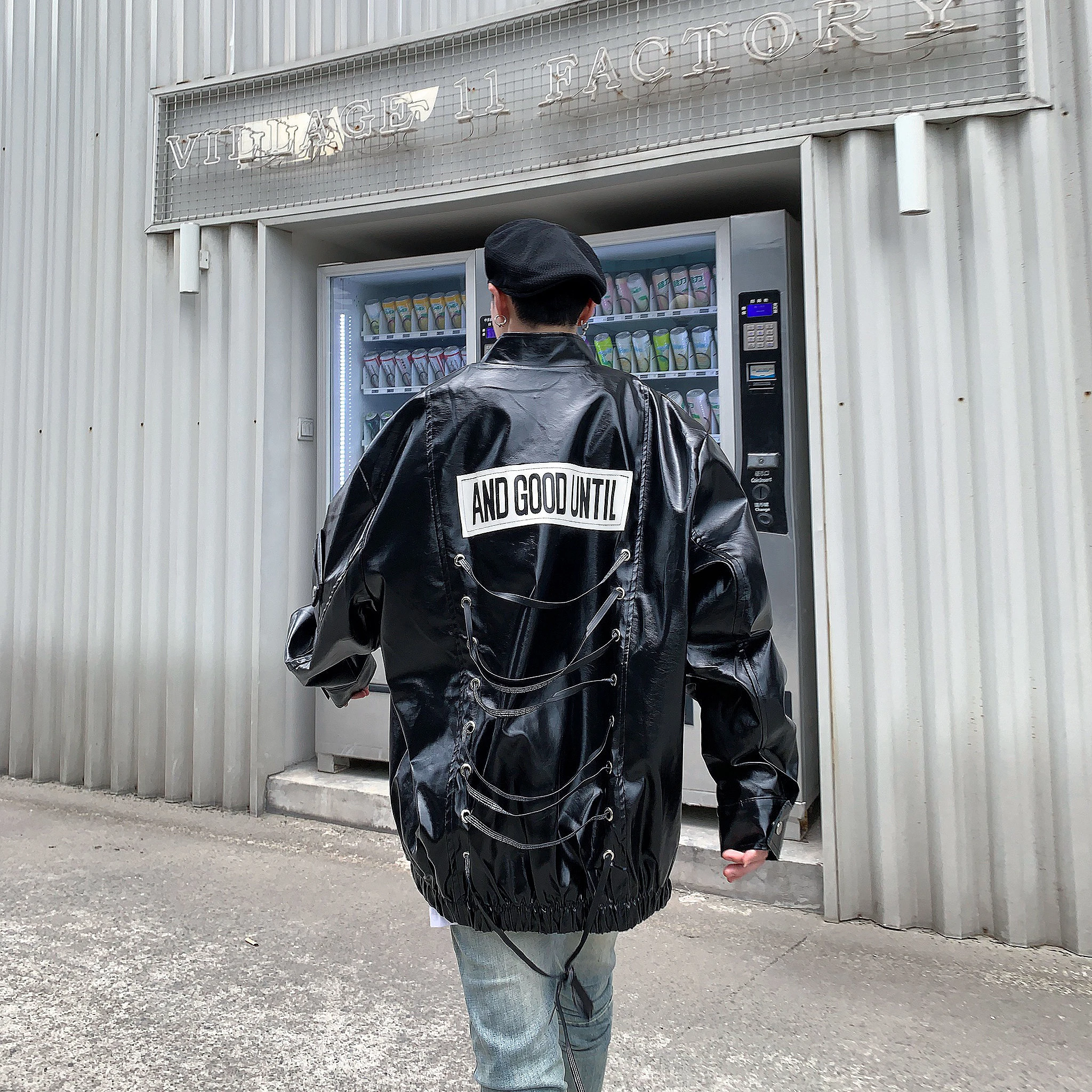 

Muti-pockets Jacket Men Stand Collar Letter Ribbons Hip Hop Streetwear Night Shiny Zipper Coats Jackets Man 2019 Autumn