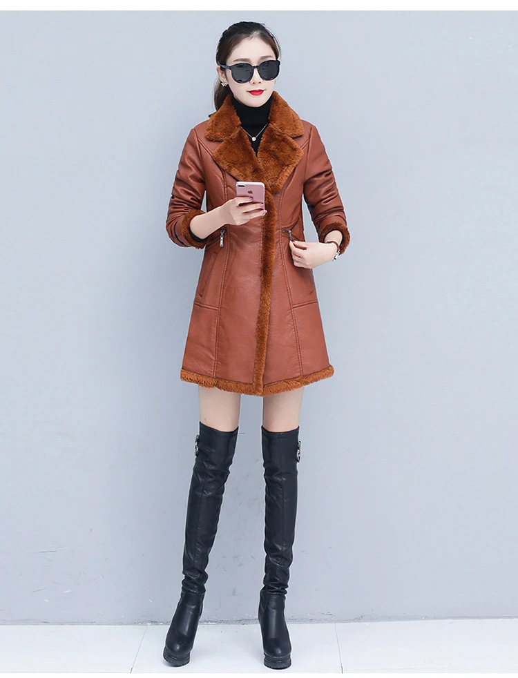 Женское пальто из искусственной кожи; большие размеры; Длинная Куртка из искусственной кожи; сезон осень-зима; новое модное бархатное теплое пальто с длинными рукавами и отворотами; LR687