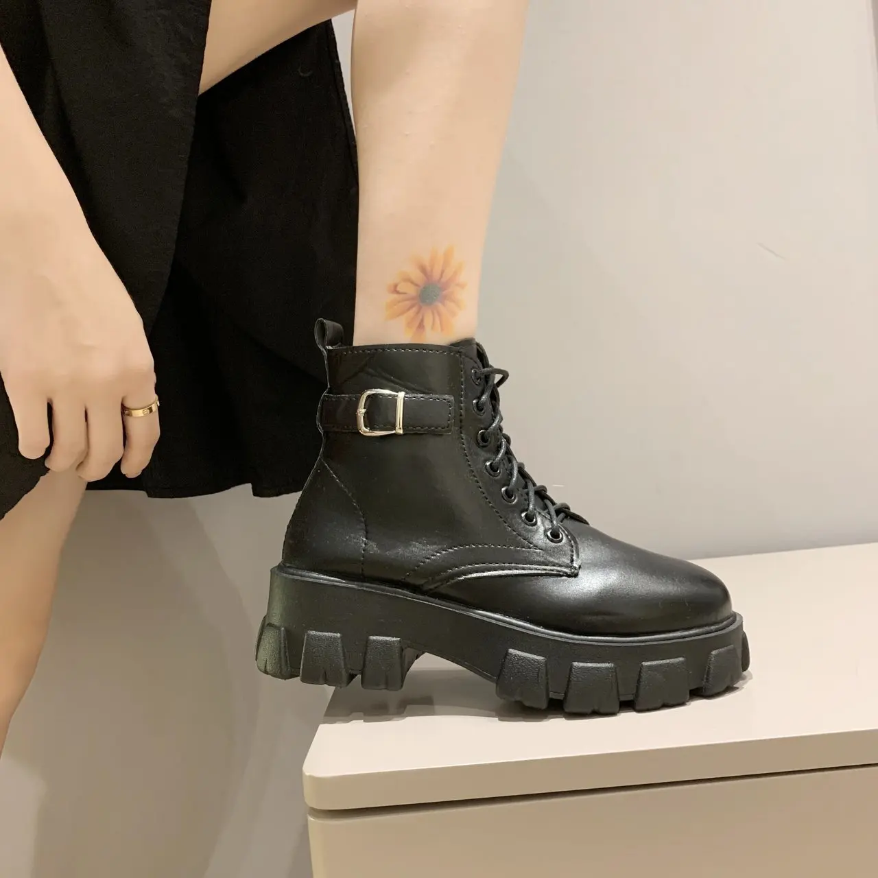 Ботинки женские кожаные до щиколотки повседневная мотоциклетная обувь черные