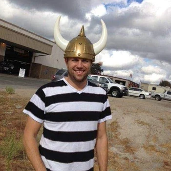 

Novelty Viking Helmet Pirate Halloween Costumes Hat Festival Party Strange Hat