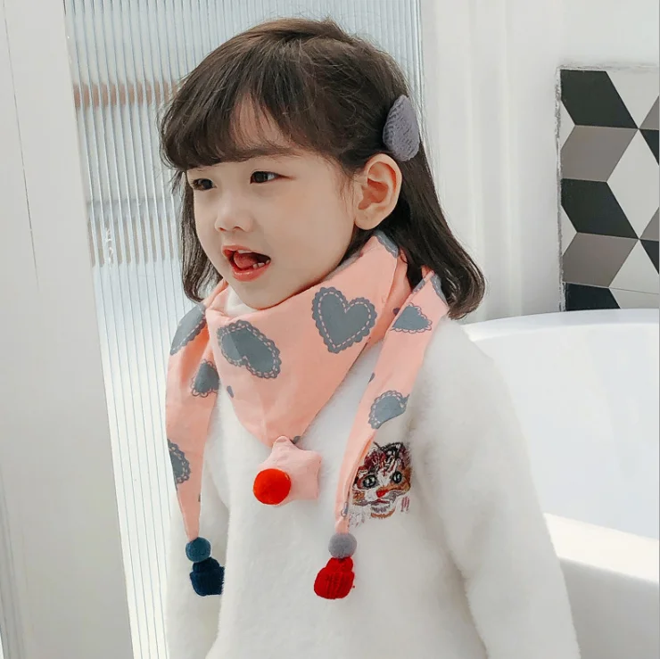 Pink heart scarf Детский шарф из чистого хлопка, Корейская версия треугольного шарфа, осенне-зимний шарф для маленьких мальчиков и девочек - Цвет: Pink heart scarf