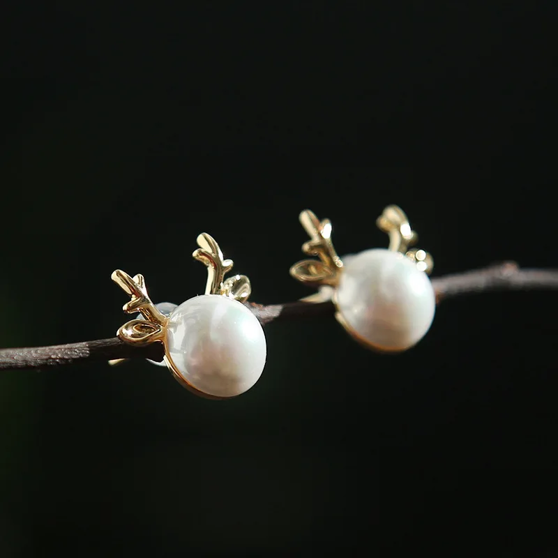 

2019 New Arrival Cute Fresh Water Pearl Stud Earrings for Women Antlers Shape with Gold Color Silver Pins Fine Jewelry
