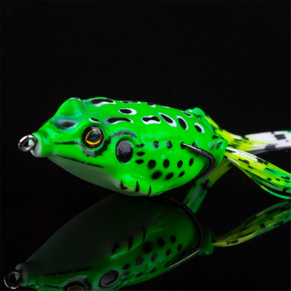 1PCS Artificial Silicone Soft Fishing Lures Treble Hooks 6cm 4.5g Topwater Ray Frog Jig Trolls Soft Bait Pesca Pike Bass Tackle