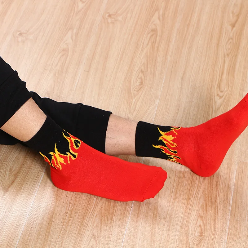 Harajuku Men's Fashion Hip Hop Color Fire Boat Socks Red Flame Torch Hot Warm Street Skateboard Cotton Socks Skarpetki Socks