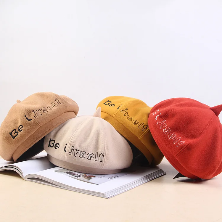 

Korean-style Versatile Lettered Embroidered Beret Women's Autumn And Winter Version Casual nan gua mao Japanese-style Literature