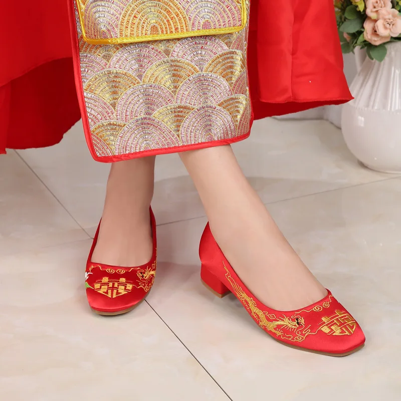 

Marriage Shoes Chinese Style Embroidery Embroidered Low Heel Square Head Xiu Shoes Bridal Shoes Wedding Shoes Red Shoes Cheongsa