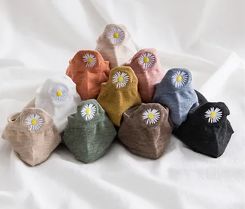 

2019 New Unisex Candy Color Creative Cute Cartoon Embroidery Expression Boat Socks Fashion Cotton Breathable Ankle Socks Summer