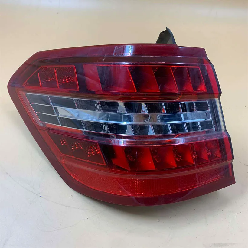 

CAR rear tail light assembly w212 E300 E350mer ced enzE500 E550 E200 Anti-collision light Brake light Reversing light