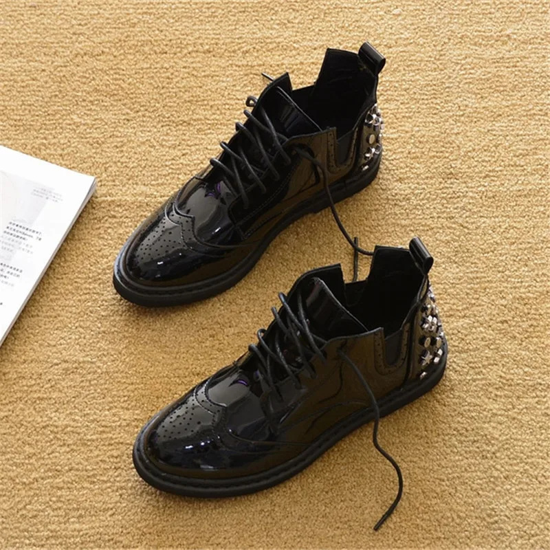Patent Leather Flat Heel Chelsea Boots Women Shoes 2020 New Rivets Short Tube Single Ankle Boot British Carved Lady Western Boot (5)