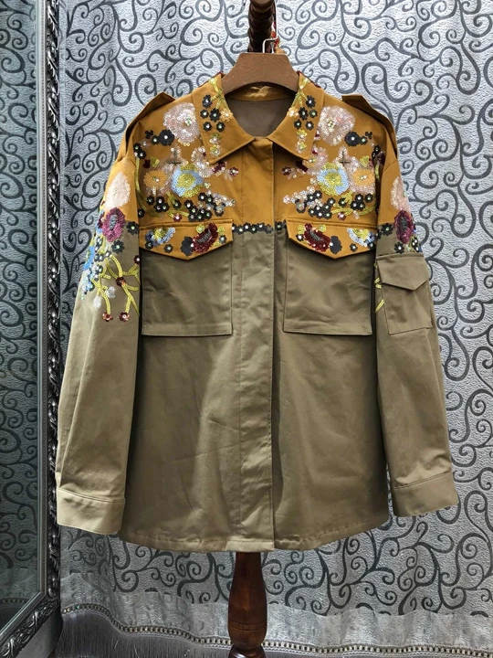 

2019 Early Autumn New Female Turn-collar Embroidery Mosaic Symmetrical Pocket Long Sleeve Short Jacket 831