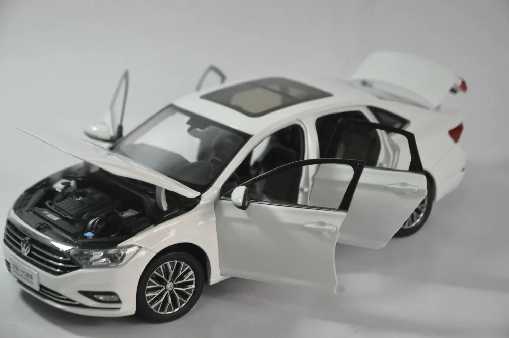 1:18 литая под давлением модель для Volkswagen VW Sagitar Jetta Длинная колесная база белый сплав игрушечный автомобиль миниатюрная Коллекция подарков