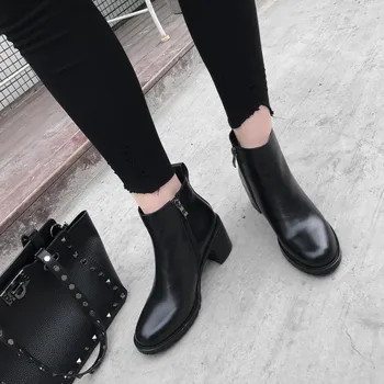 

Oversized Roundheaded solidcolor thickheeled zipper boots