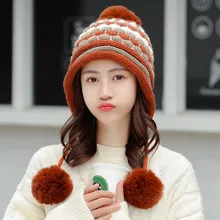 Новые корейские женские зимние милые шапки, вязаные полосатые шапки с меховыми помпонами, прекрасная зимняя теплая шапка для девочек