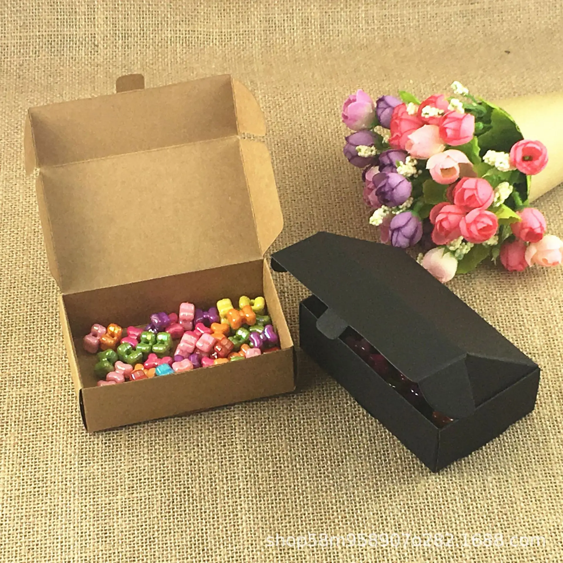 

Classic retro kraft paper gift packaging box, three-color blank DIY jewelry jewelry brooch gift box in stock Packaging Gift boxe
