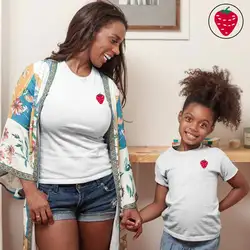 Одинаковые Семейные футболки с клубничкой для мамы, дочки, папы и сына, одежда для папы, мамы и меня, мама папа, Детские сестры 2019