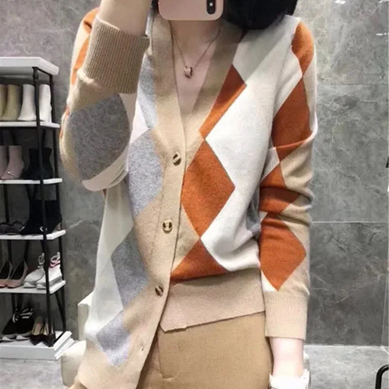 

2019 Spring And Autumn New Style V-neck Wool Cardigan Women's Graceful Loose-Fit Mixed Colors Sweater Sweater Short Light Jacket