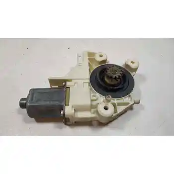 

0130822215 WINDOW MOTOR FRONT LEFT FORD FOCUS HATCHBACK (CHAP)