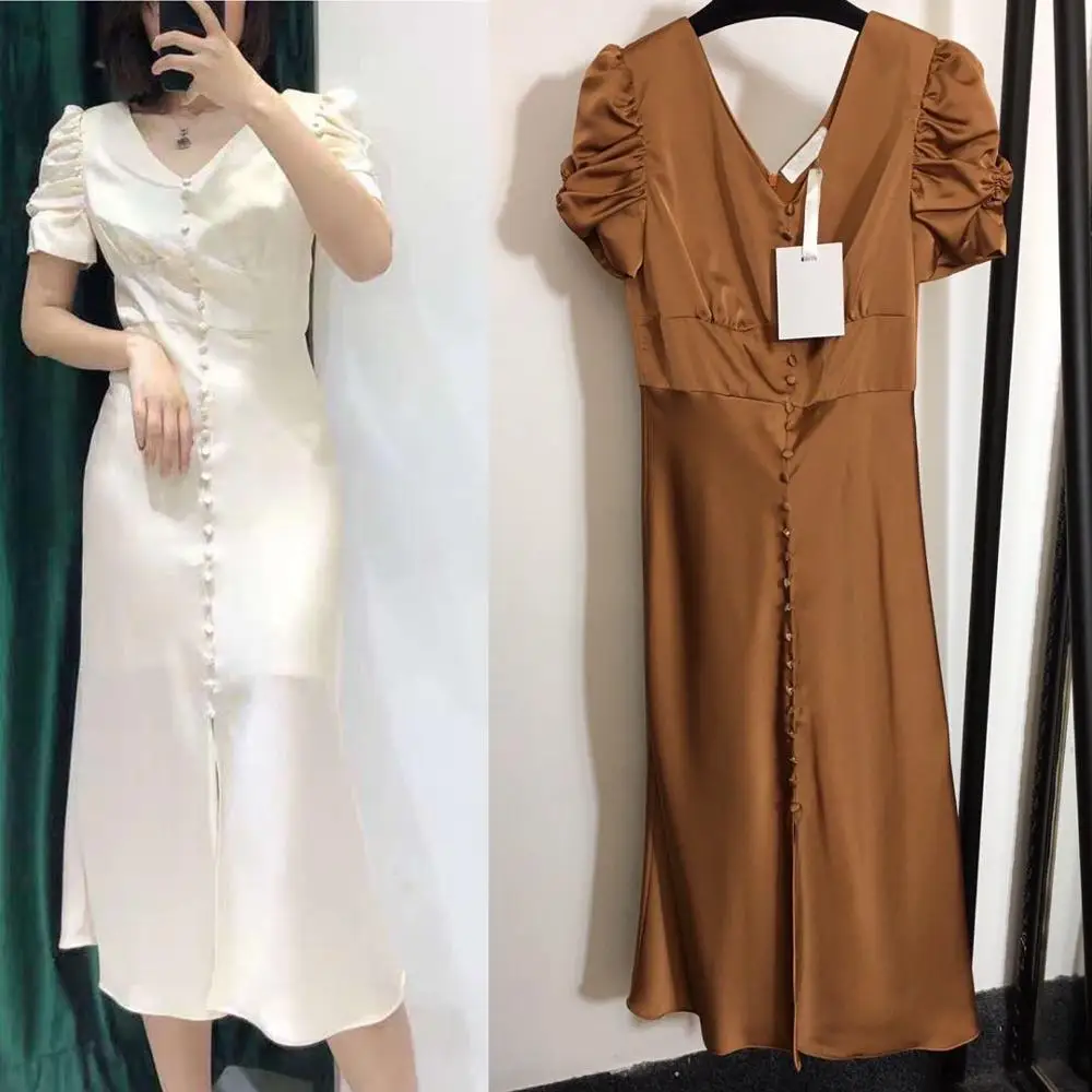 Женское длинное платье цвета хаки элегантное белое с пышными рукавами и глубоким