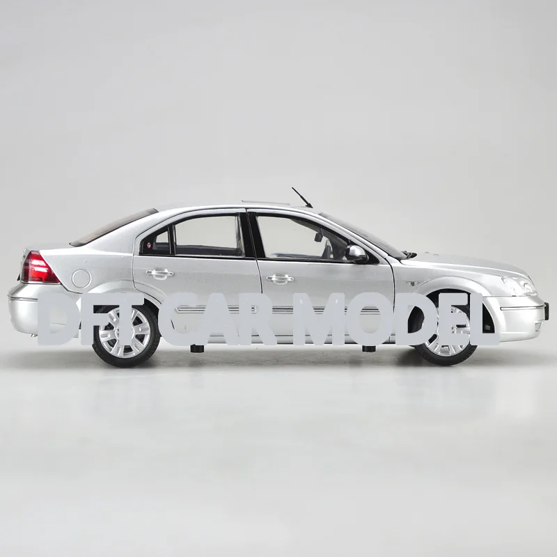 1:18 игрушечные автомобили из сплава классический автомобиль Мондео модель