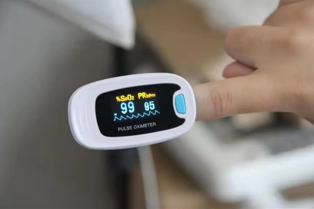 

New!! Finger Pulse Oximeter With Case Fingertip Oximetro de pulso de dedo LED Pulse Oximeters Saturator Pulsioximetro