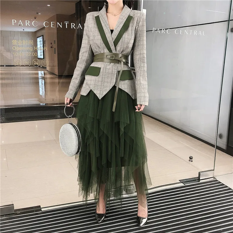

Autumn 2019 New Receiving Waist Fashion Coloured Suit + Layered Screen Skirt Two-piece Suit 2 Piece Outfits for Women