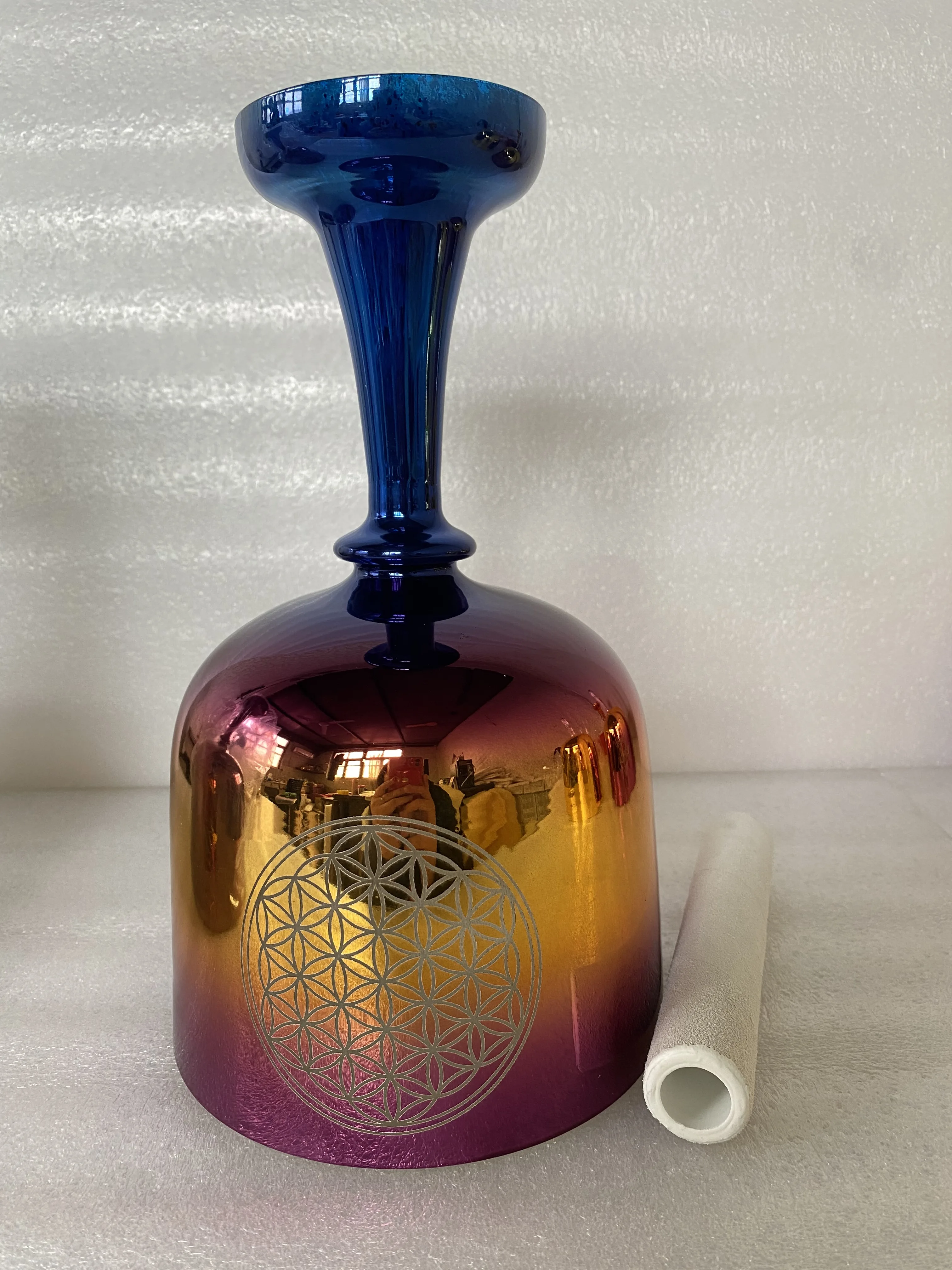 

4th octave mixed color chalice with flower of life engraving perfect pitch 432Hz C sharp note for meditation &1 pc suede mallet